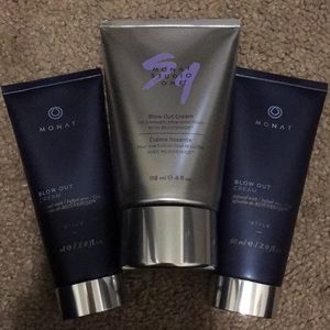 Monat Blow Out Cream